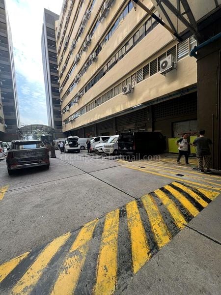 Light Industrial (B1) for Rent: Tong Lee Building - Image 4