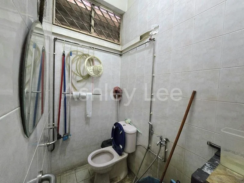 Shop / Shophouse for Rent: Tessensohn Road - Image 1
