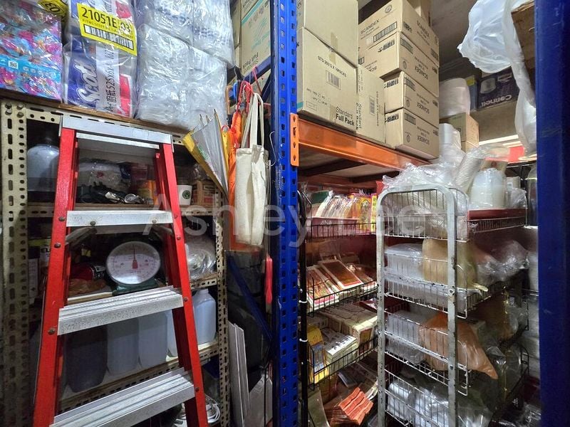 Shop / Shophouse for Rent: Tessensohn Road - Image 5