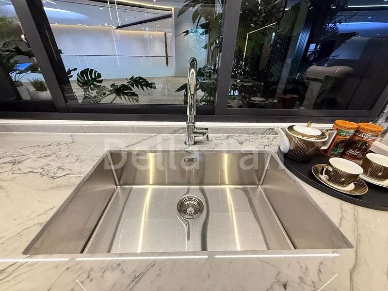 4+1 Bed Condo for Sale in  Meyer Blue - Image 8