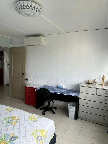 Common Room (HDB) for Rent in 136 Simei Street 1 - Image 2