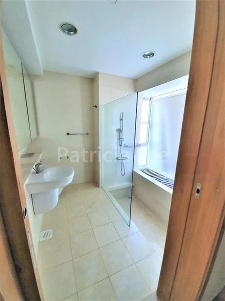 4 Bed Condo for Rent in  Starville - Image 11