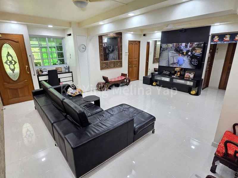 Executive HDB for Sale in 153 Ang Mo Kio Avenue 5 - Image 1