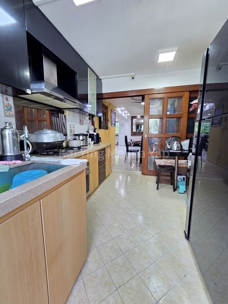 Executive HDB for Sale in 153 Ang Mo Kio Avenue 5 - Image 8