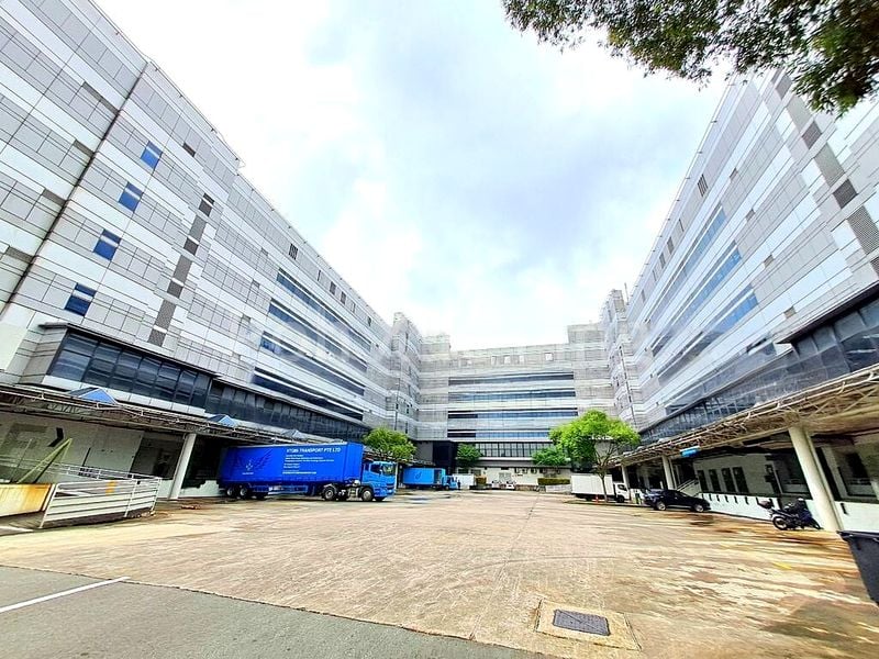 Light Industrial (B1) for Rent: Corporation Place - Image 2