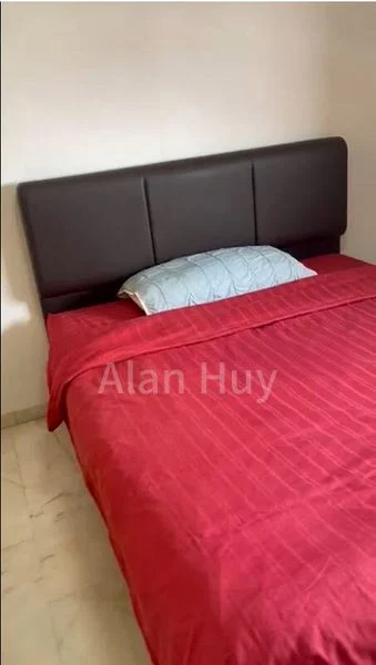 Common Room (HDB) for Rent in  3 Holland Close - Image 4