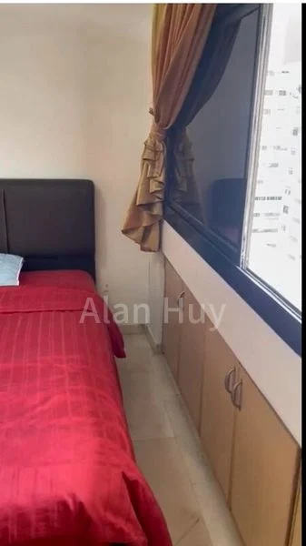 Common Room (HDB) for Rent in  3 Holland Close - Image 5