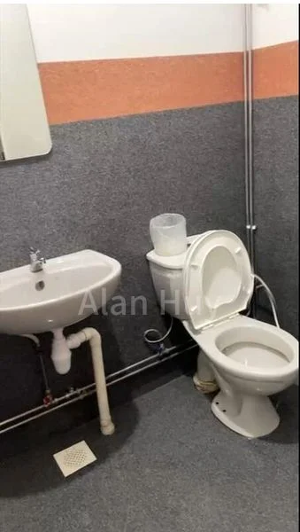 Common Room (HDB) for Rent in  3 Holland Close - Image 7