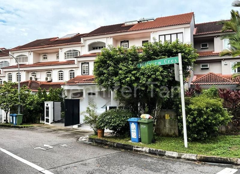 6 Bed Terraced House (Landed) for Sale in  Rivervale Drive - Image 2