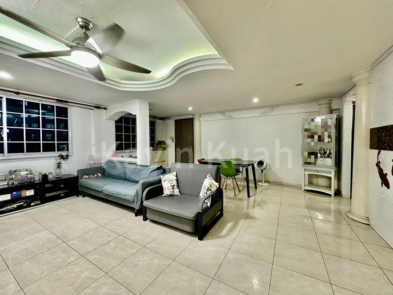 4 Room (4A) HDB for Sale in  427 Yishun Avenue 11 - Image 1