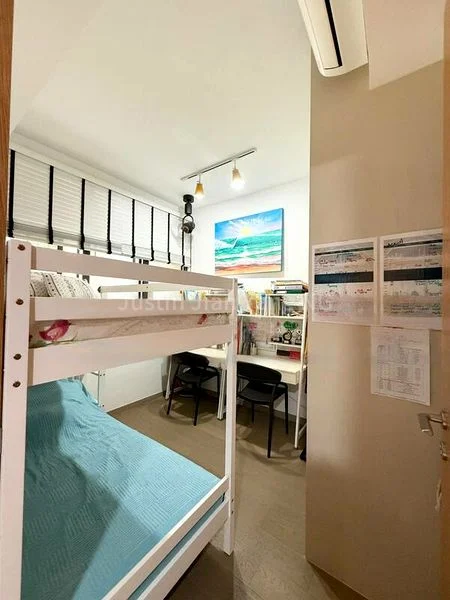 2 Bed Condo for Sale in  Penrose - Image 4