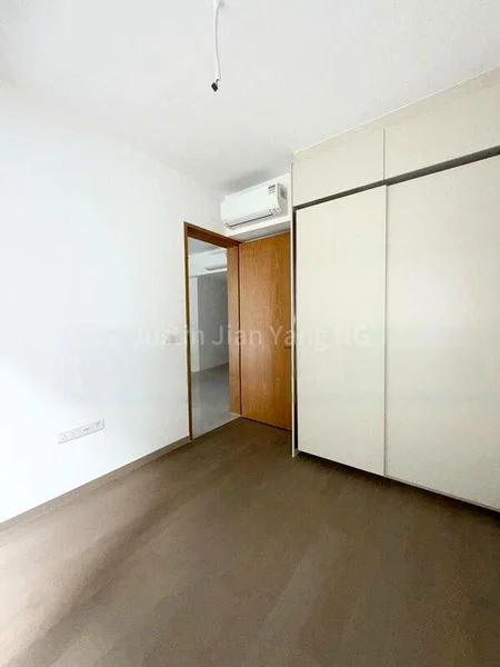 2 Bed Condo for Sale in  Penrose - Image 11