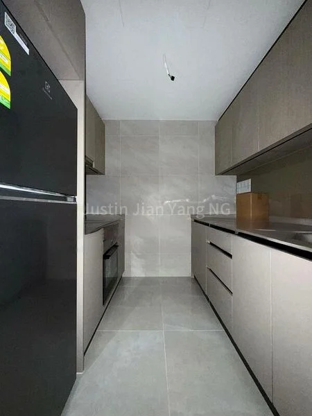 2 Bed Condo for Sale in  Penrose - Image 12