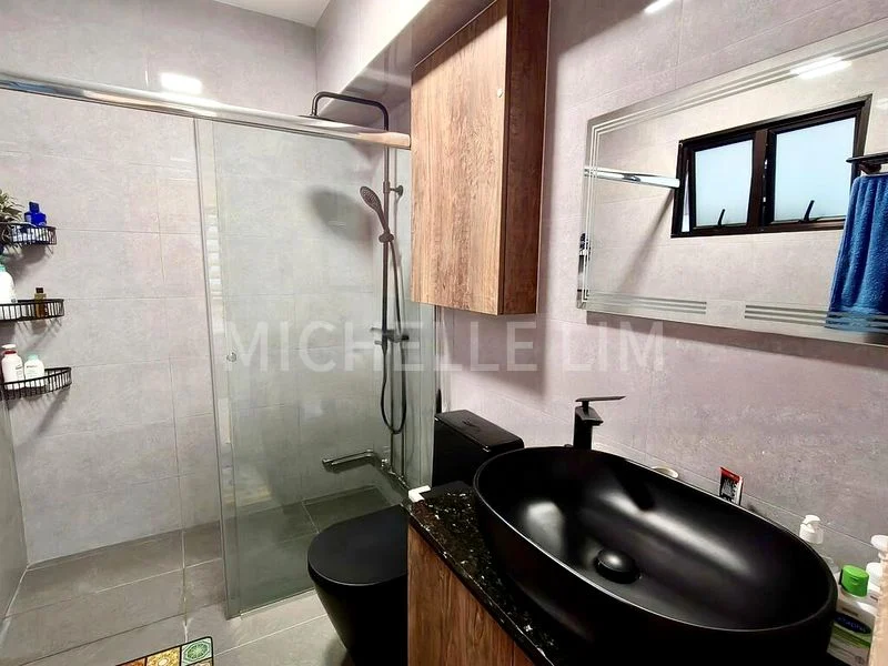 Executive HDB for Sale in  298D Compassvale Street - Image 10