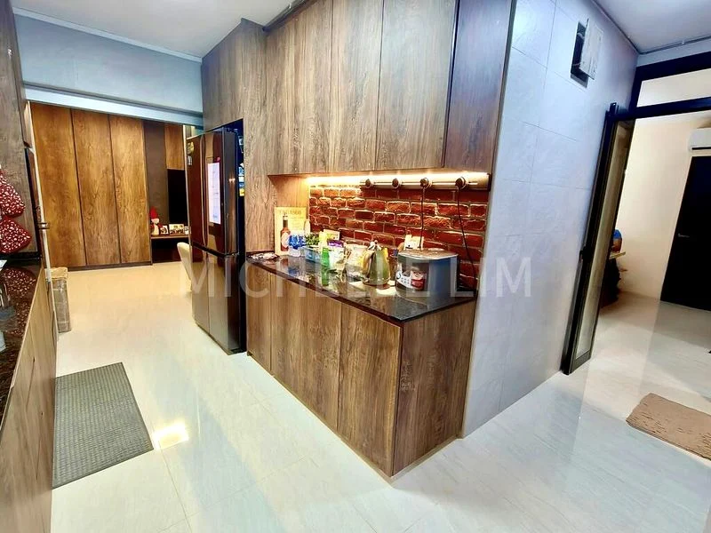 Executive HDB for Sale in  298D Compassvale Street - Image 5