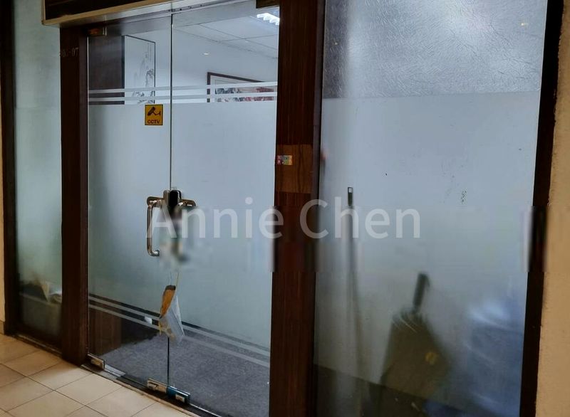 Office for Rent: Sultan Plaza - Image 2