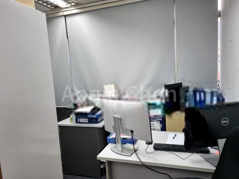 Office for Rent: Sultan Plaza - Image 3