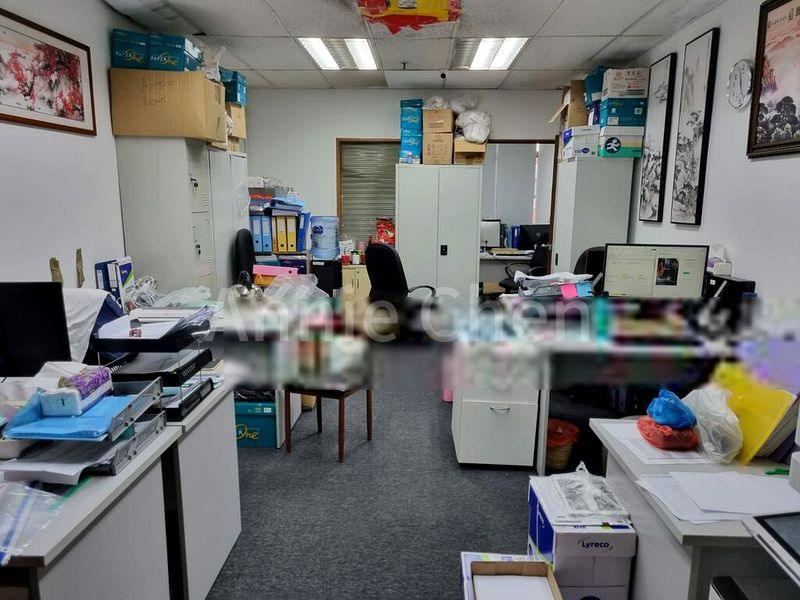 Office for Rent: Sultan Plaza - Image 1