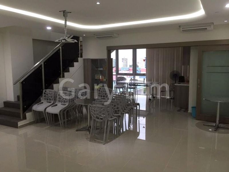 Light Industrial (B1) for Rent in  Atrix - Image 2