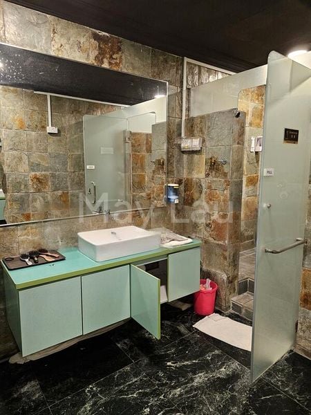 Other Retail for Rent: Roxy Square Shopping Centre - Image 3