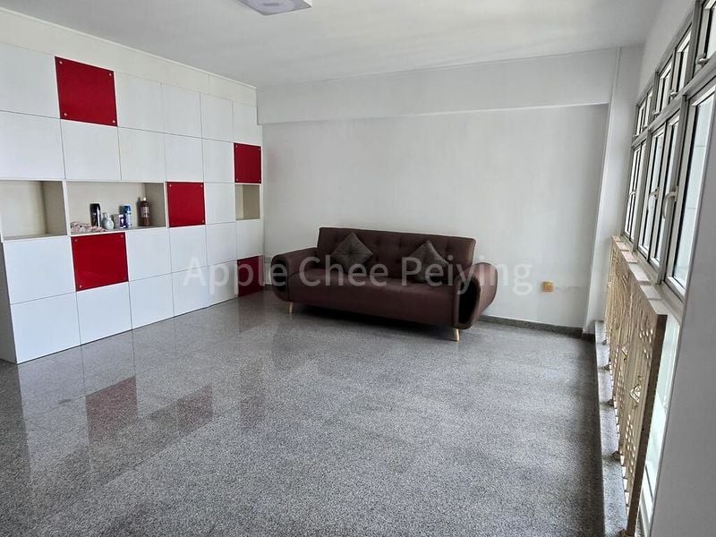 4 Room (4A) HDB for Sale in  385 Bukit Batok West Avenue 5 - Image 2