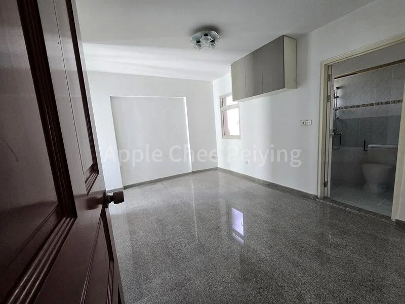 4 Room (4A) HDB for Sale in  385 Bukit Batok West Avenue 5 - Image 1