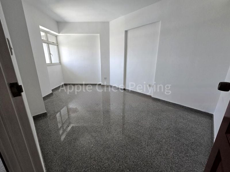 4 Room (4A) HDB for Sale in  385 Bukit Batok West Avenue 5 - Image 3