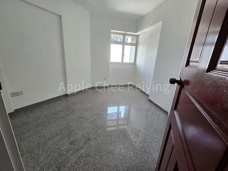 4 Room (4A) HDB for Sale in  385 Bukit Batok West Avenue 5 - Image 6