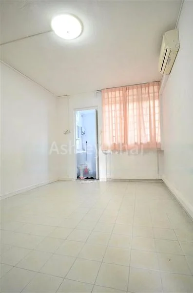 4 Room (4S) HDB for Rent in 516 Hougang Avenue 10 - Image 3