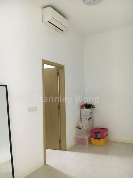 2 Bed Condo for Rent in  Boathouse Residences - Image 3