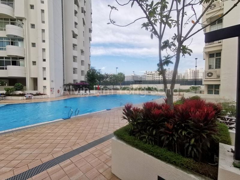 3 Bed Condo for Rent in Parbury Hill Condominium - Image 1