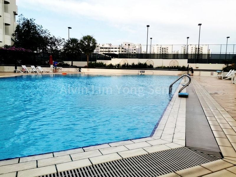 3 Bed Condo for Rent in Parbury Hill Condominium - Image 3