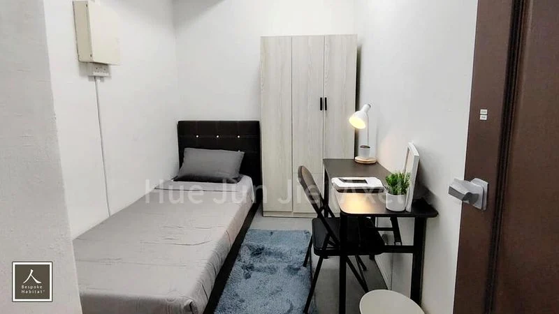 Common Room (Condo) for Rent in Lakepoint Condominium - Image 1