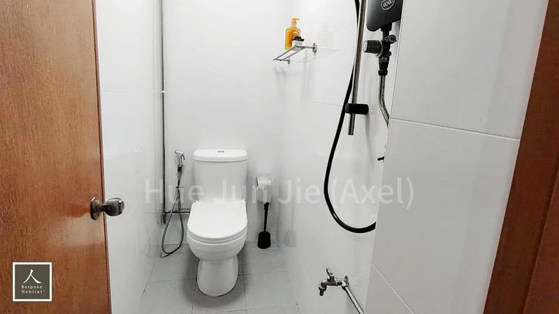 Common Room (Condo) for Rent in Lakepoint Condominium - Image 4