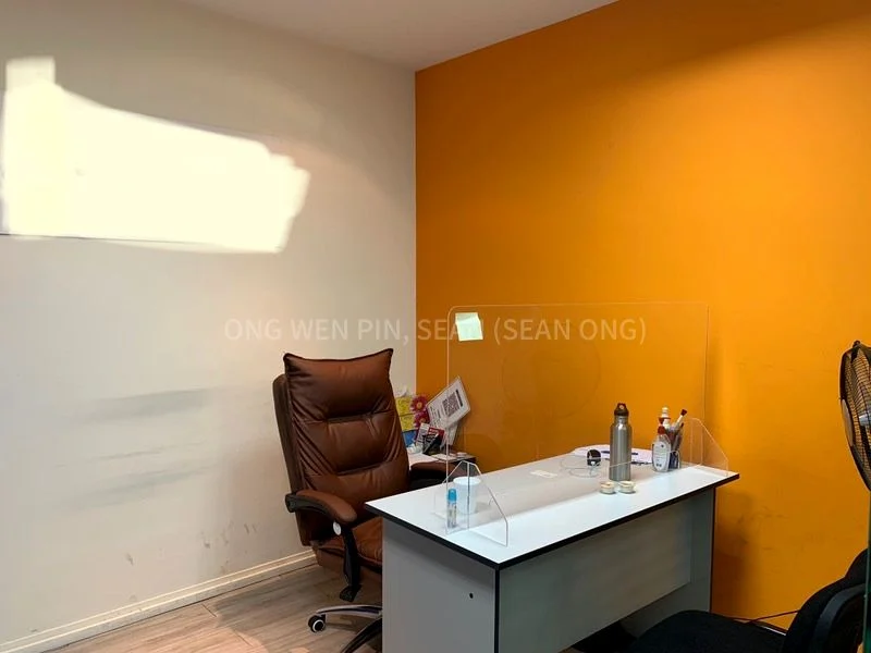 Office for Sale in  High Street Centre - Image 4