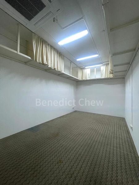 Light Industrial (B1) for Rent: Tradehub 21 - Image 2