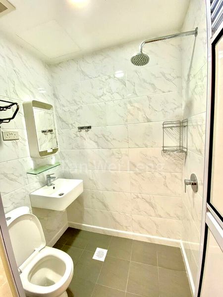 Master Room (Landed) for Rent in  Changi Court - Image 4