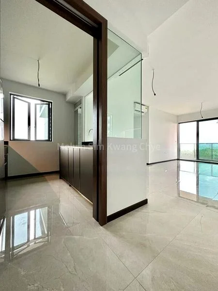 3 Bed Condo for Rent in Normanton Park - Image 11