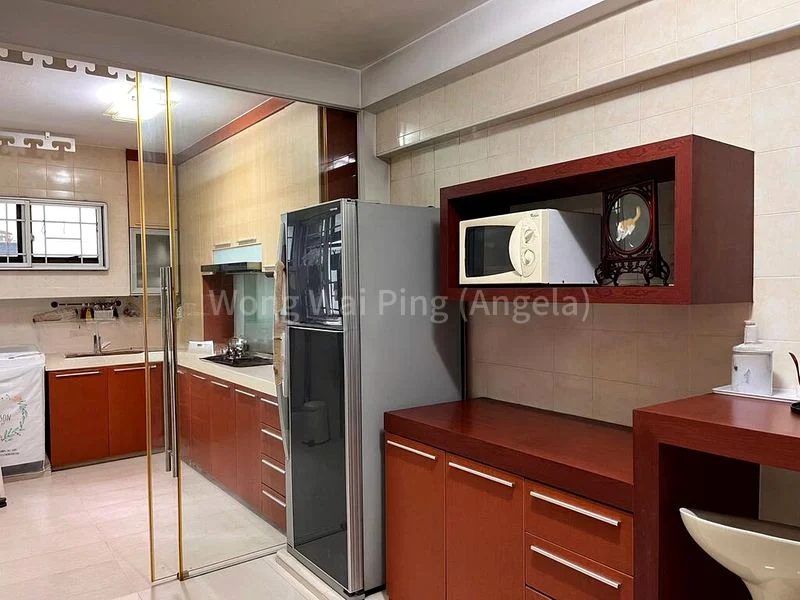 5 Room (5I) HDB for Rent in 275B Jurong West Street 25 - Image 2