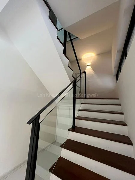 4 Bed Semi-Detached House (Landed) for Sale in  Greenbank Park - Image 10