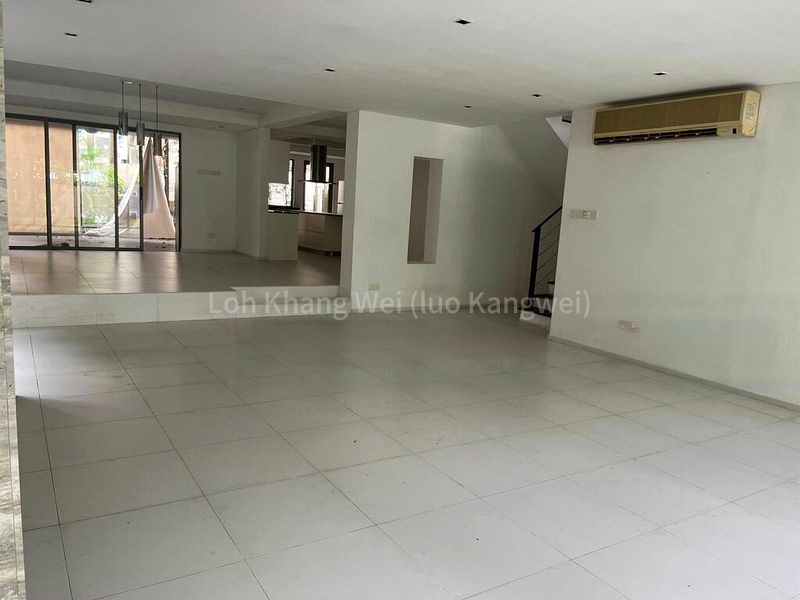 4 Bed Semi-Detached House (Landed) for Sale in  Greenbank Park - Image 4