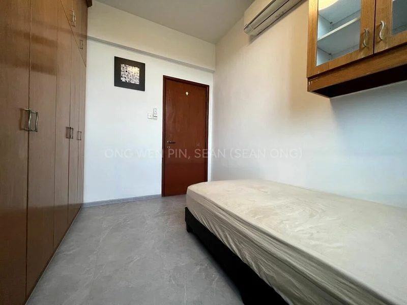 Common Room (Condo) for Rent in  Parc Oasis - Image 2