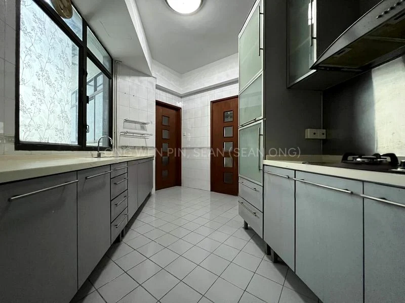Common Room (Condo) for Rent in  Parc Oasis - Image 12