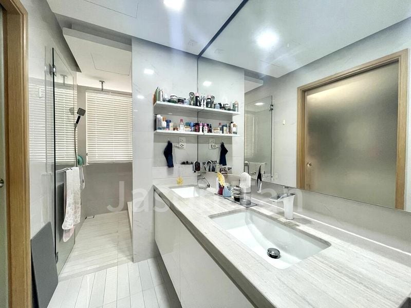 5 Bed Cluster House (Landed) for Sale in  Este Villa - Image 5