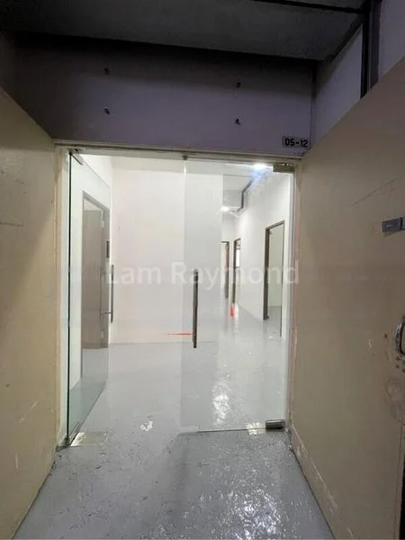 Light Industrial (B1) for Rent: Kapo Factory Building - Image 1