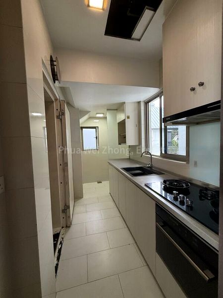 4 Bed Condo for Rent in  The Waterline - Image 8