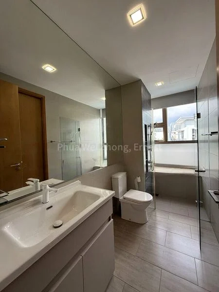 4 Bed Condo for Rent in  The Waterline - Image 2