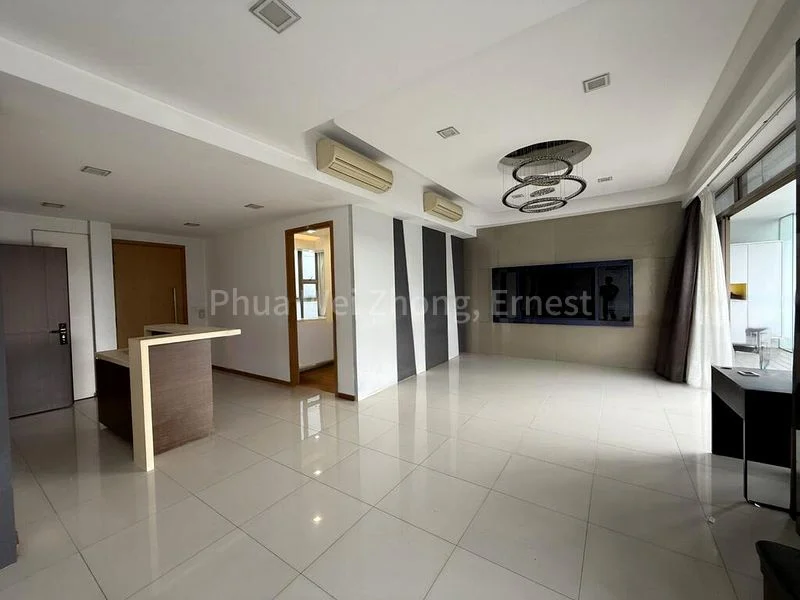 4 Bed Condo for Rent in  The Waterline - Image 6