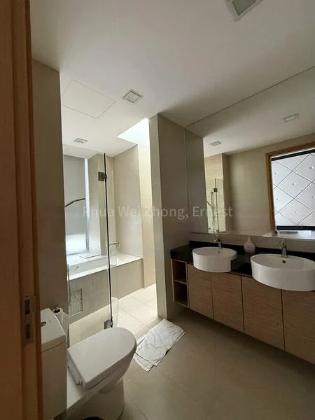 4 Bed Condo for Rent in  The Waterline - Image 3