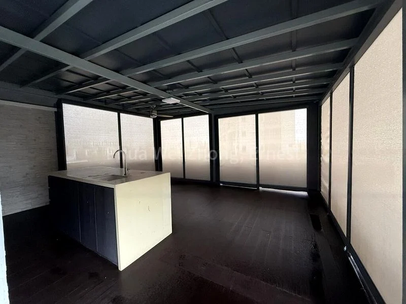 4 Bed Condo for Rent in  The Waterline - Image 14